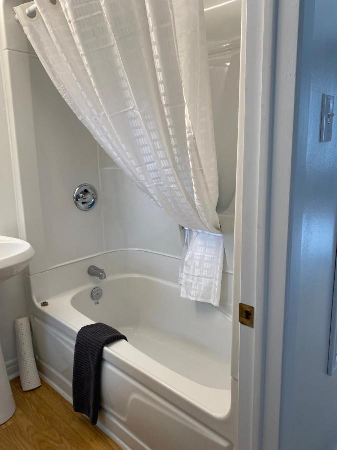Webbers Lake Charlotte Motel Queen And Double Bed Buitenkant foto