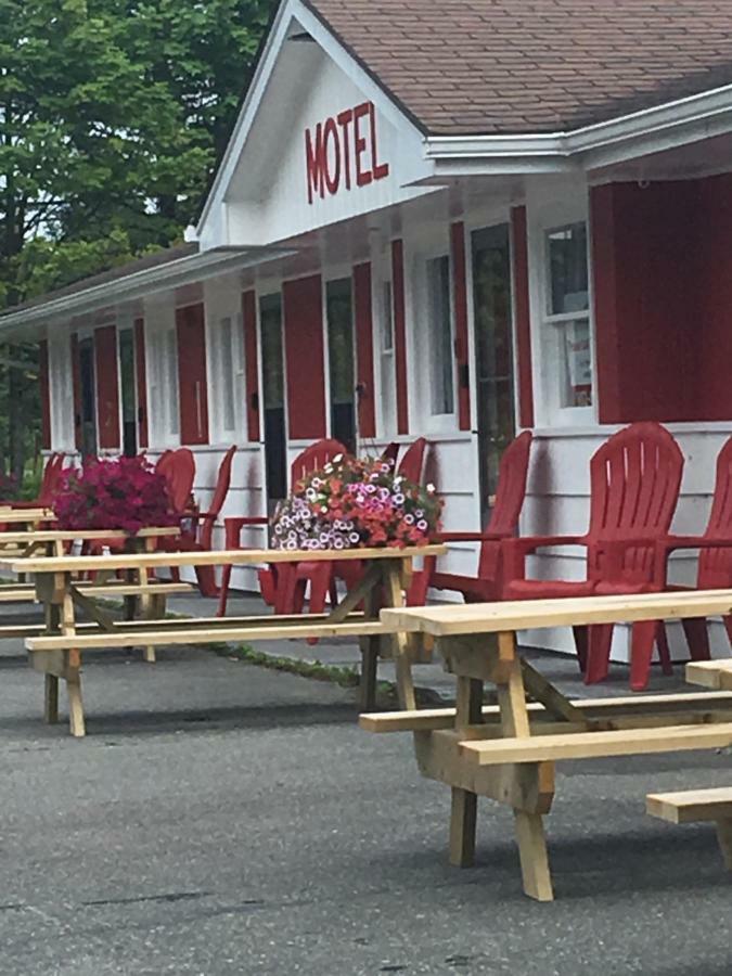 Webbers Lake Charlotte Motel Queen And Double Bed Buitenkant foto
